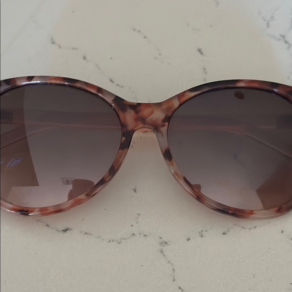 LOFT Outlet Women's Tortoiseshell Sunglasses OS NWOT - Picture 6 of 16